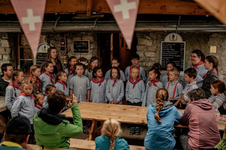 Mehr über den Artikel erfahren Kinderchörli-Treffen im oberen Euschels – Ein Tag voller Freude trotz grauem Wetter